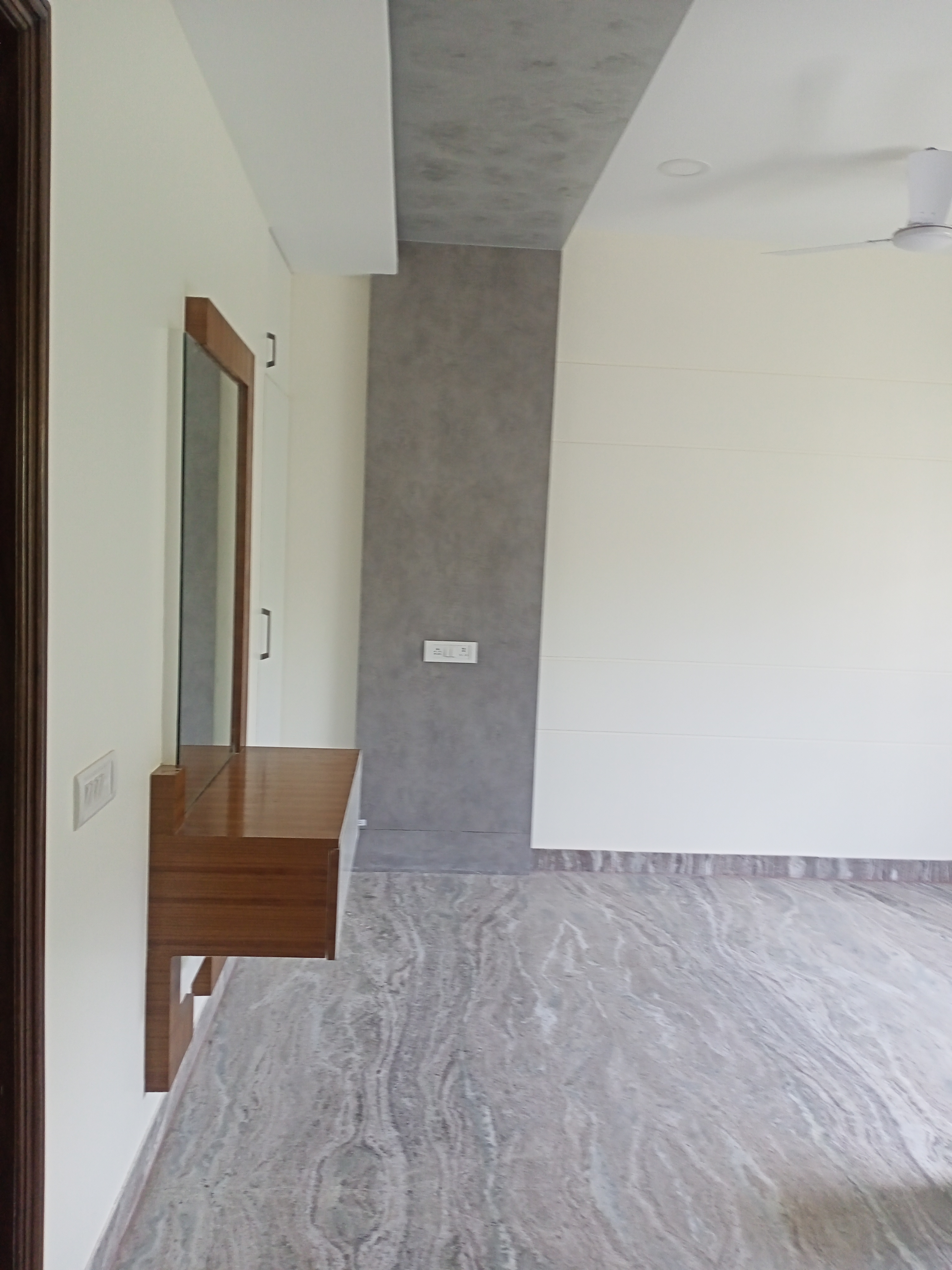 Dressing Unit & Wall Panneling